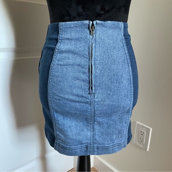 Free People Two Tone Multi Panel Stretch Denim Zip Back Mini Skirt EUC Size 0 - Picture 5 of 12